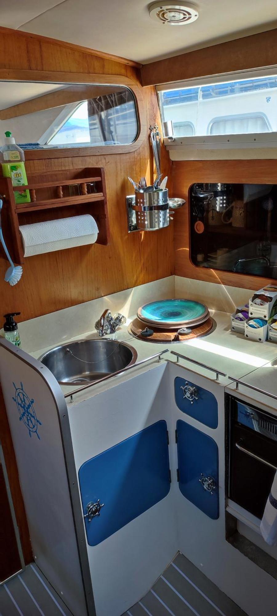 Botel Kappoleni - Ein Boot Für Dich